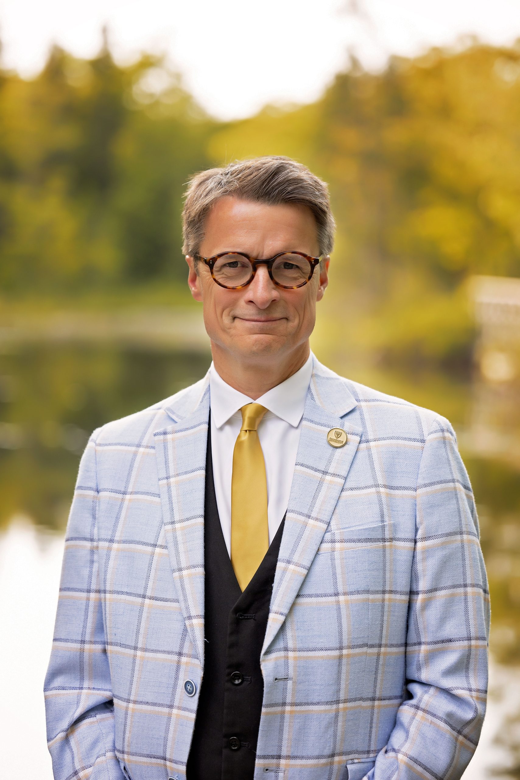 S Charlebois_Headshot 25